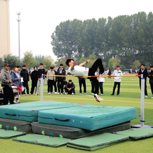 石家莊東華鐵路學(xué)校管理是封閉嗎？