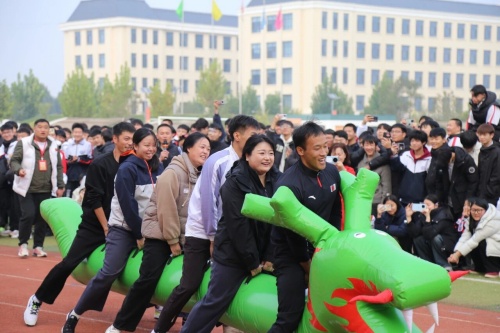 重磅利好！保定 8 個(gè)貧困縣學(xué)子就讀石家莊東華鐵路學(xué)校補(bǔ)助政策全解析